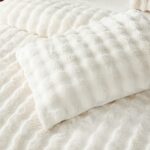 Kırık Beyaz Tavşan Tüyü Battaniye ve Yastık Seti