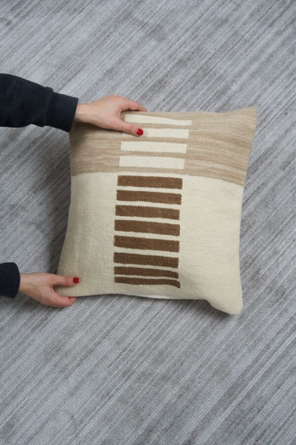 Yünlü El Dokuma Kırlent Kılıfı | Geleneksel Sanat ve Modern Estetik